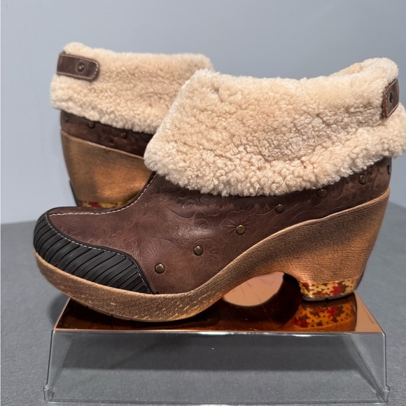 Jambu Tan Shearling Lined Mules - Picture 1 of 11